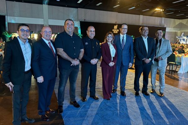 Magaly Deandar consolida vínculos con Texas