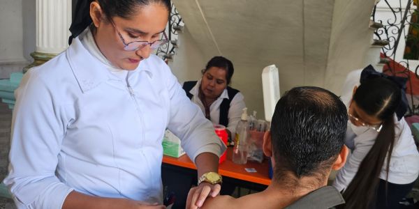 Vacunan a más de mil 700 victorenses contra el sarampión en una semana