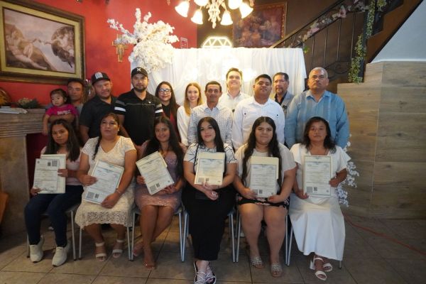 Los flecha cupido y sellan su amor en matrimonio colectivo
