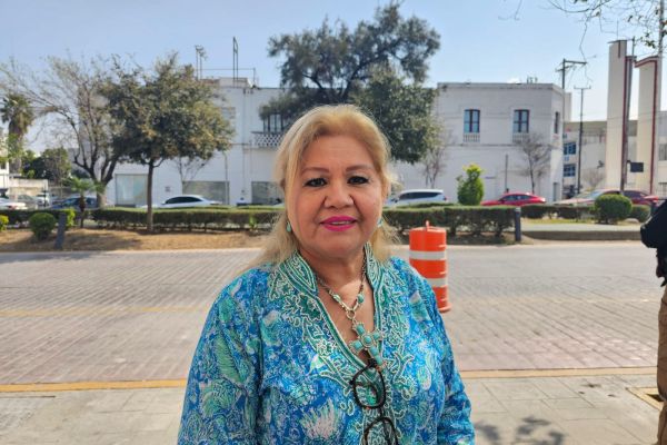 Por escasez de agua, abastecen con pipas a 10 escuelas