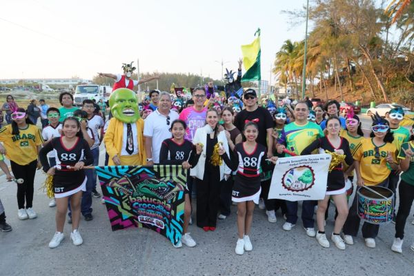Arena y mar bañan la impresionante fiesta del Carnaval en Ciudad Madero