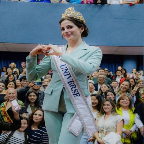 Fátima Bosh cancela evento en  Ecuador por problema de salud