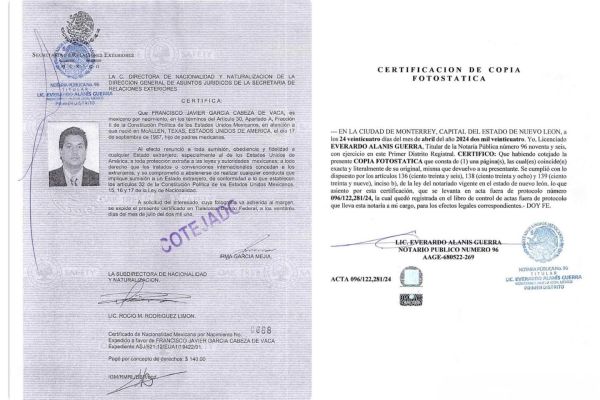 Renunció Cabeza de Vaca a protección de EU desde 2001, revela certificado