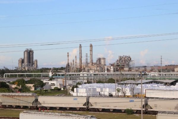 Industria petroquímica opera solo al 60% por falta de inversión