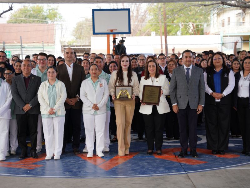 Reconocen a alcaldesa Carmen Lilia Canturosas como miembro honorífico de la Facultad de Enfermería