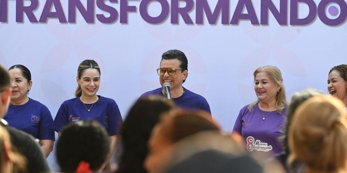 Con energía y entusiasmo participan Lalo y Lucy en Zumbatón con Causa