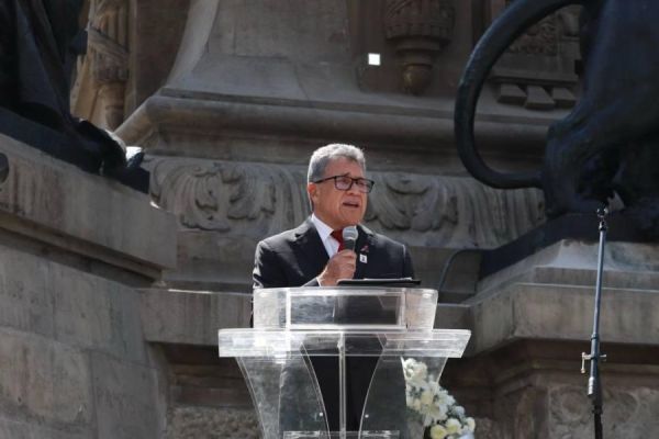 Se mantiene Armando Martínez entre los mejores alcaldes del país