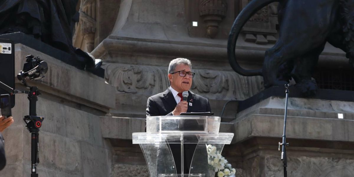 Se mantiene Armando Martínez entre los mejores alcaldes del país