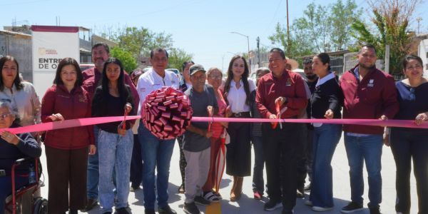 Avanza transformación urbana al poniente de Nuevo Laredo; entrega alcaldesa Carmen Lilia Canturosas obras de repavimentación