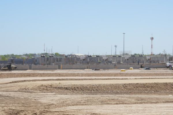 Avanza en Nuevo Laredo construcción de viviendas para el bienestar; alcaldesa destaca visión de presidenta Claudia Sheinbaum