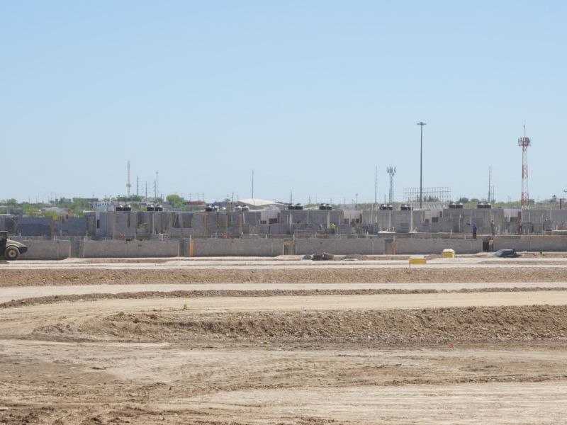 Avanza en Nuevo Laredo construcción de viviendas para el bienestar; alcaldesa destaca visión de presidenta Claudia Sheinbaum