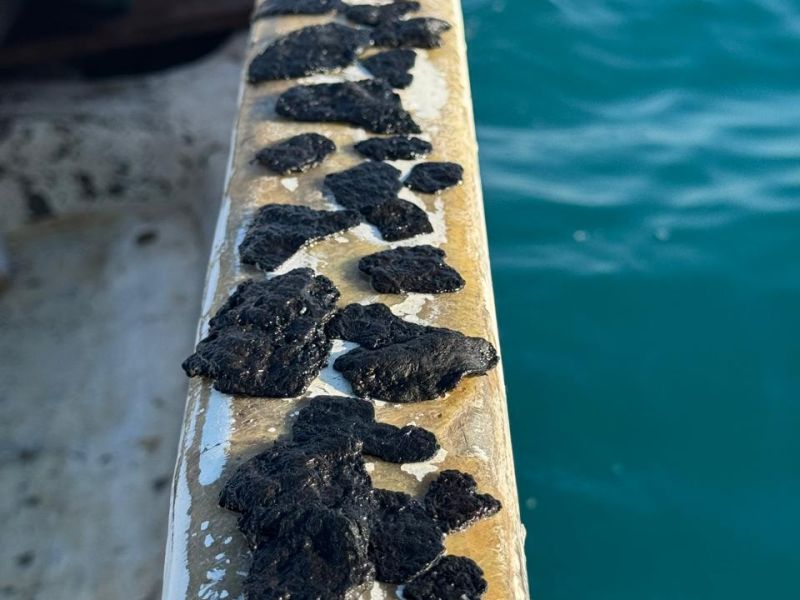 Despliegan operativo de limpieza en La Pesca por presencia de hidrocarburo