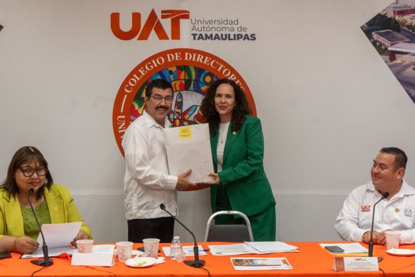 Reconoce rector la excelencia académica de egresados UAT en el EGEL