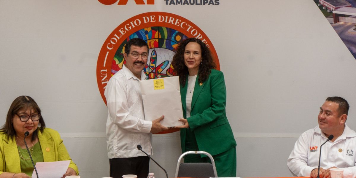 Reconoce rector la excelencia académica de egresados UAT en el EGEL