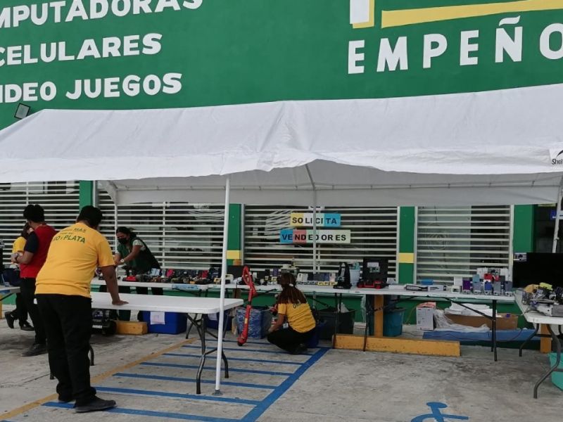 Vacaciones a crédito; obreros empeñan hasta lo  que no tienen para salir en semana santa