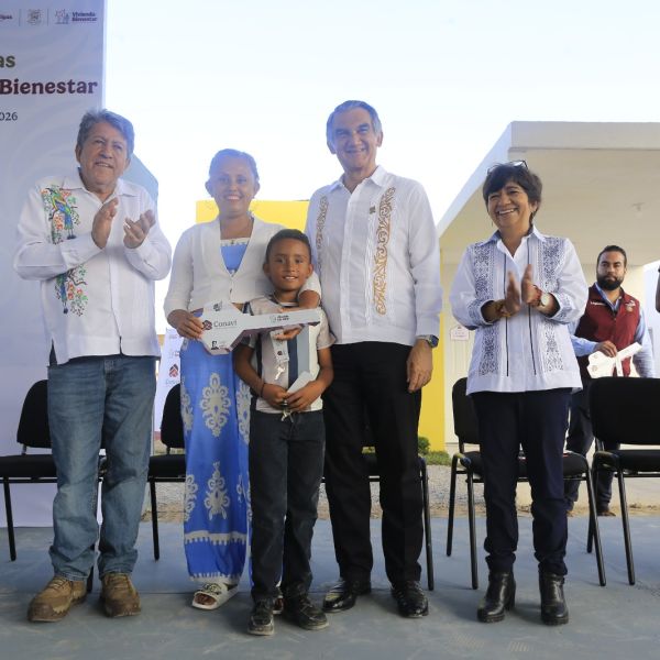 En enlace a la mañanera,  presidenta Sheinbaum y Américo entregan viviendas a familias de pescadores en Tamaulipas