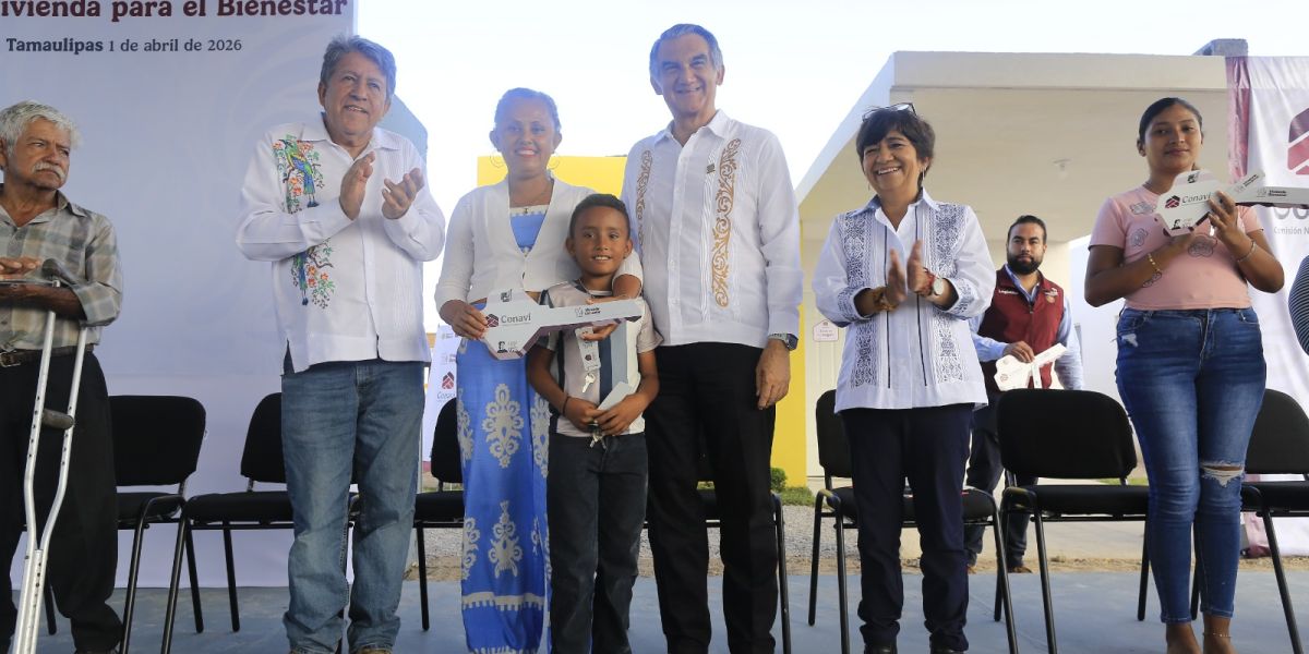En enlace a la mañanera,  presidenta Sheinbaum y Américo entregan viviendas a familias de pescadores en Tamaulipas