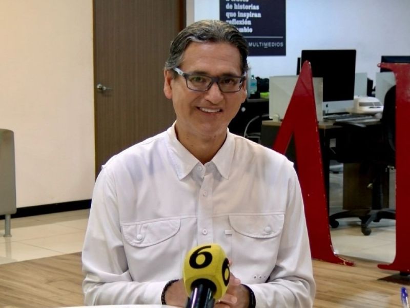 Miramar “limpia” para vacacionistas: alcalde presume playa sin chapapote