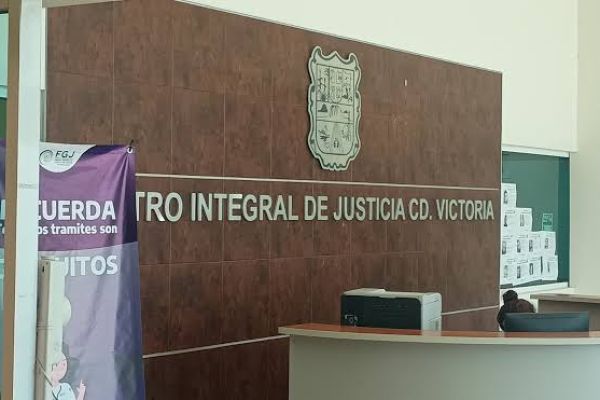 Detienen a dos por escape de expolicía vinculado a masacre de migrantes