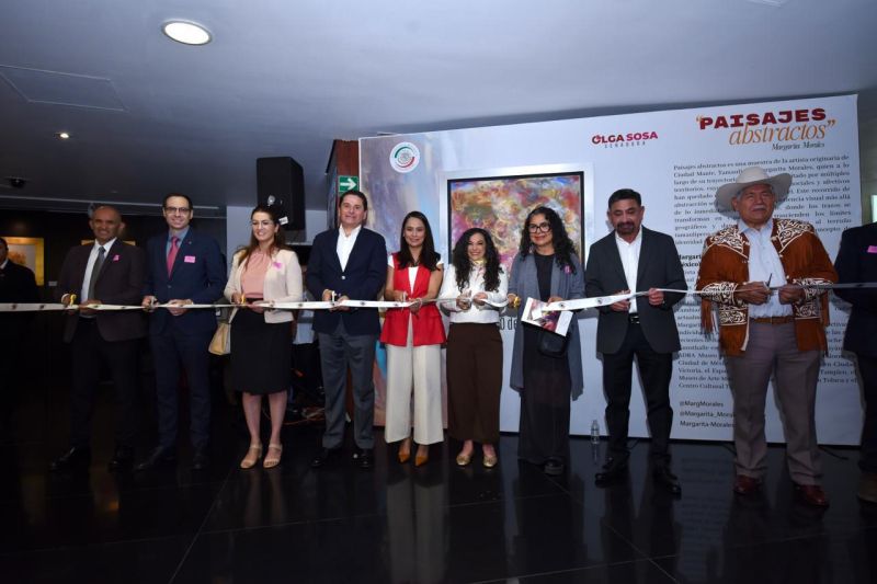 La senadora Olga Sosa inaugura la exposición “Paisajes Abstractos” de la artista tamaulipeca Margarita Morales  “México también se construye desde la cultura”.