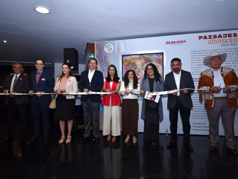 La senadora Olga Sosa inaugura la exposición “Paisajes Abstractos” de la artista tamaulipeca Margarita Morales  “México también se construye desde la cultura”.