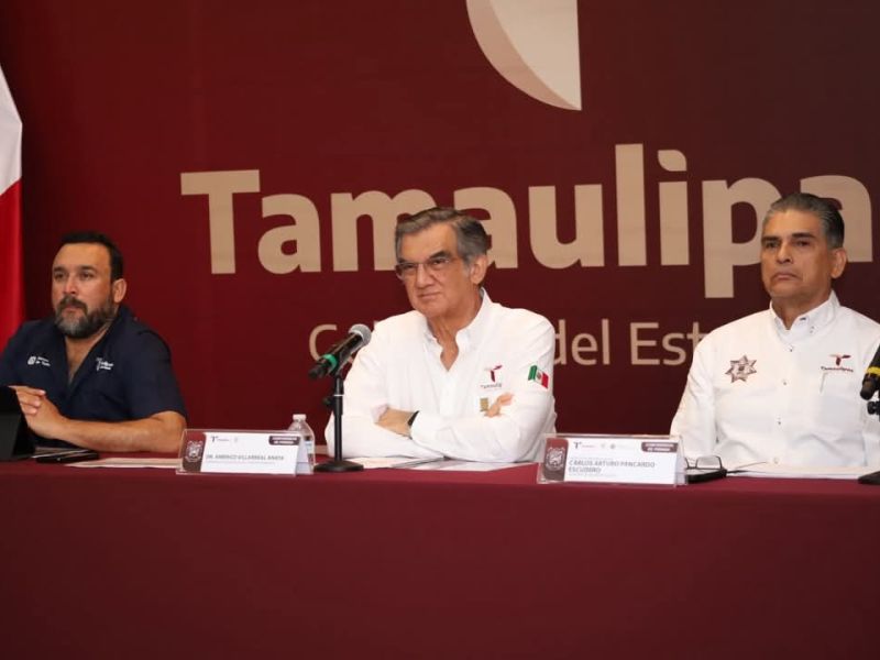 Advierte Américo Villarreal llegada atípica de sargazo