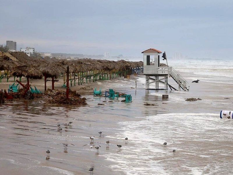 Alerta roja en costas de Tamaulipas por  vientos huracanados y oleaje peligroso