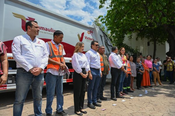 Entrega Lalo Gattás nueva unidad de recolección de basura y anuncia adquisición de dos más