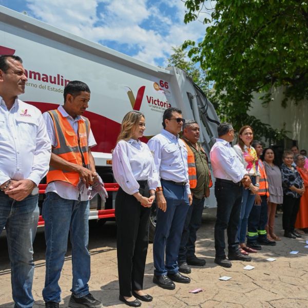 Entrega Lalo Gattás nueva unidad de recolección de basura y anuncia adquisición de dos más