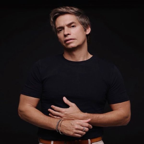 Carlos Baute se disculpa por gritar  '¡Fuera la mona!' a Delcy Rodríguez