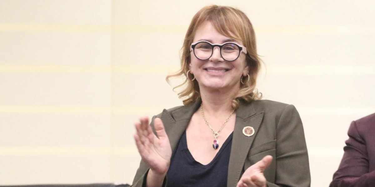 Encuesta entre mujeres destaca liderazgo de Magaly Deándar