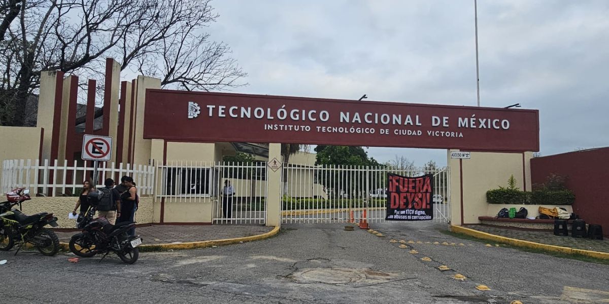 Cierran Tecnológico de Victoria; alumnos acusan malos manejos y exigen destitución de directora
