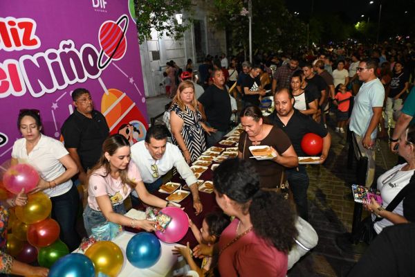 En familia, festejan Lalo y Lucy a la niñez victorense