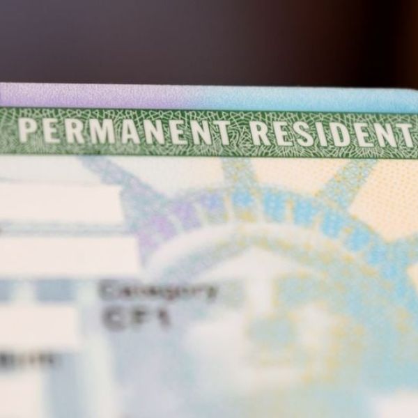 Nuevas reglas de EU podrían negar la residencia a migrantes por expresar su opinión