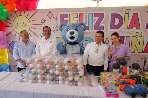 Festejan Lucy y Lalo a niñas y niños en su día
