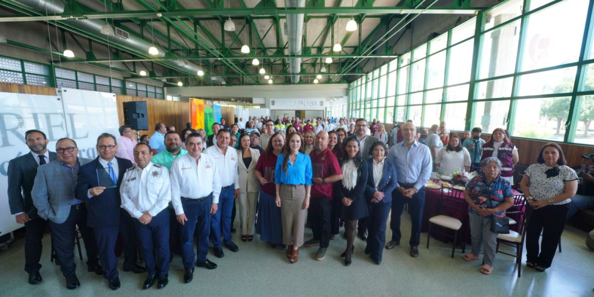 Gobierno de Nuevo Laredo reconoce a trabajadores municipales con más de 40 años de servicio a la ciudadanía