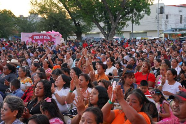 Anuncia alcaldesa Carmen Lilia Canturosas rutas de transporte al finalizar festejo del Día de las Madres