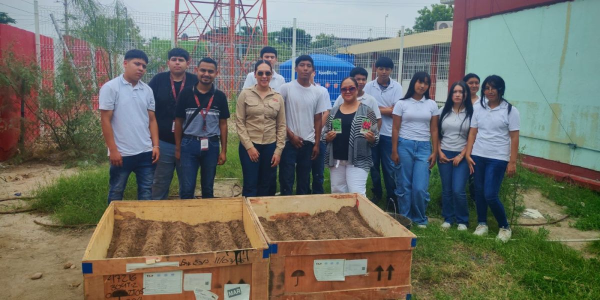 Impulsan conciencia ecológica entre jóvenes con huertos escolares en el CBTIS 924