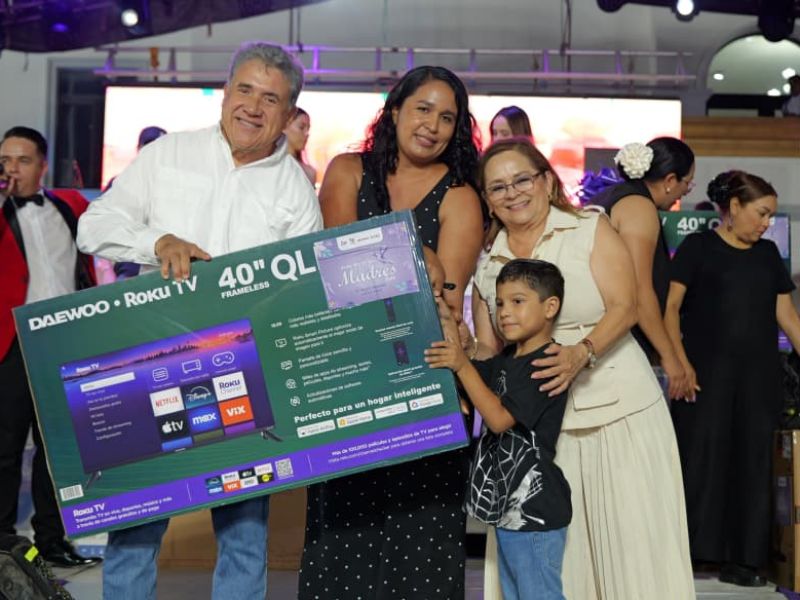 Disfrutan más de 5 mil mamás altamirenses espectacular festejo