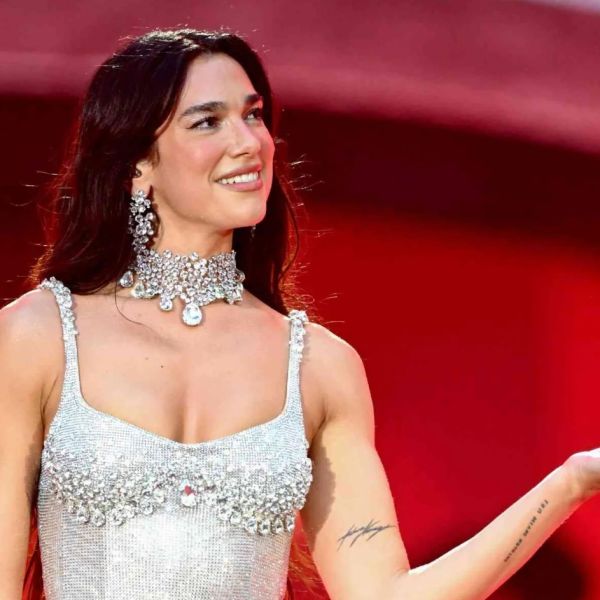 Dua Lipa demanda por 15 mdd a Samsung tras usar su imagen sin autorización