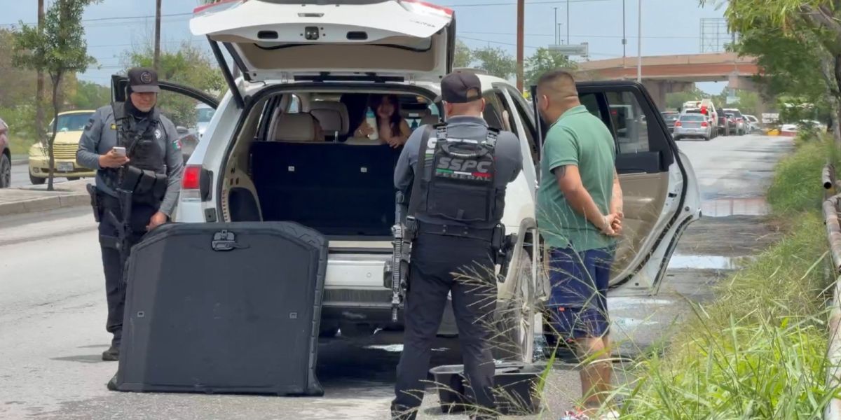 Retenes, revisiones y largas filas en Matamoros