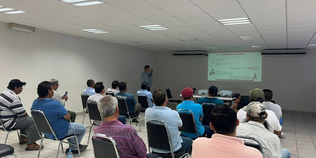 Para modernización invitan a choferes a integrarse como socios