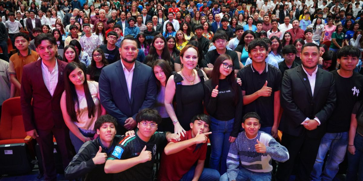 Encabeza alcaldesa Carmen Lilia Canturosas ‘Foro Juventudes’ ante más de mil 200 estudiantes