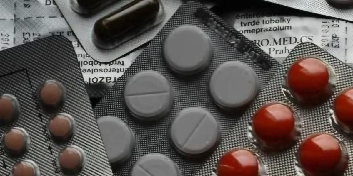 Alertan por venta de medicamentos de dudosa procedencia en redes sociales