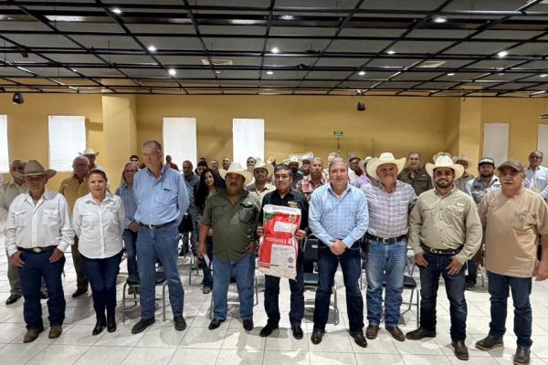 Gobierno municipal fortalece al sector ganadero con el programa “mineraliza tu ganado