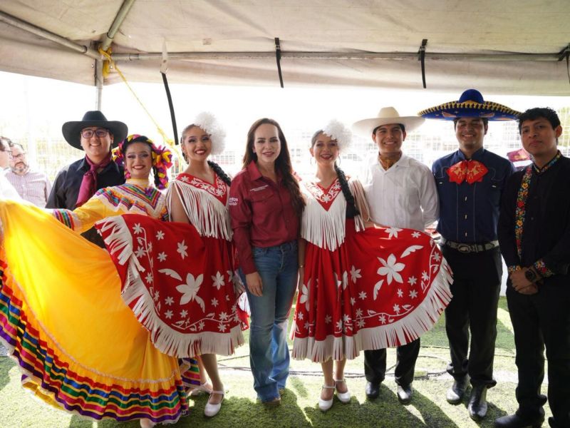 Alcaldesa Carmen Lilia Canturosas hace llamado para acceder al beneficio de la beca cultural