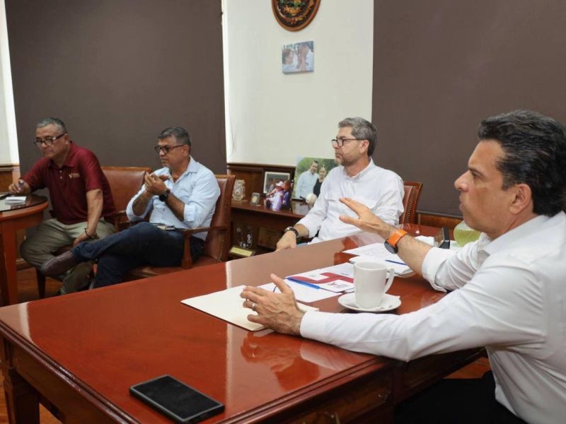 Alcalde Lalo Gattás evalúa y refuerza estrategia de recolección y limpieza en Victoria