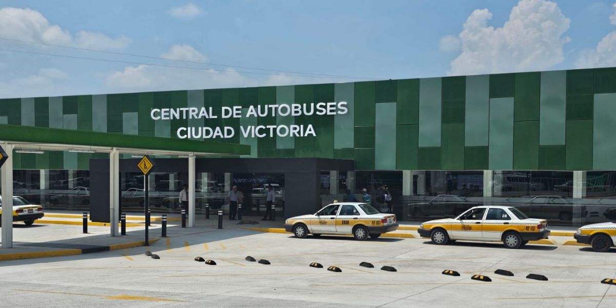 Restricción a particulares impulsa servicio de taxis en la Central