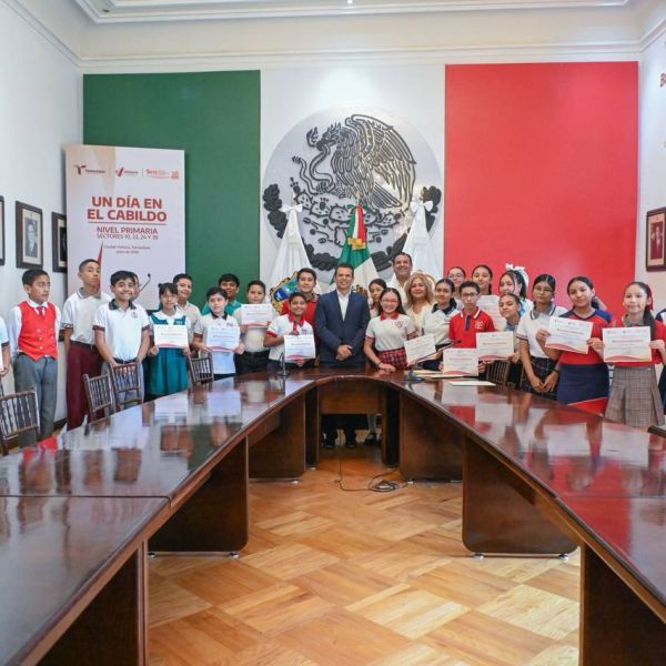 Viven niños victorenses un Día en el Cabildo