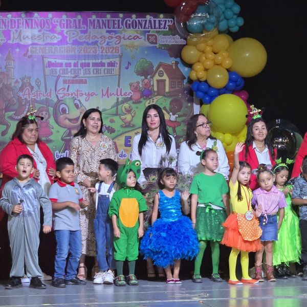 Astrid Santoya Muller apadrina generación que lleva su nombre en el jardín de niños general Manuel González